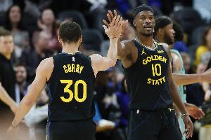 勇士VS鹈鹕首发:库里缺阵两场后复出 搭档波杰姆巴特勒穆迪追梦